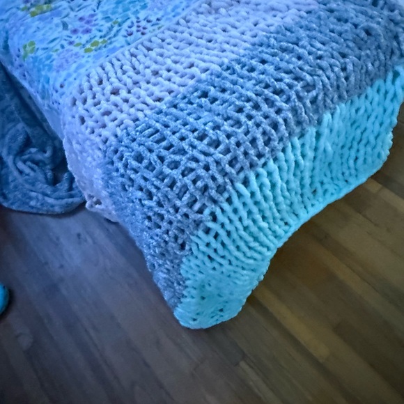 Chunky Knit Blanket in Blue and Gray